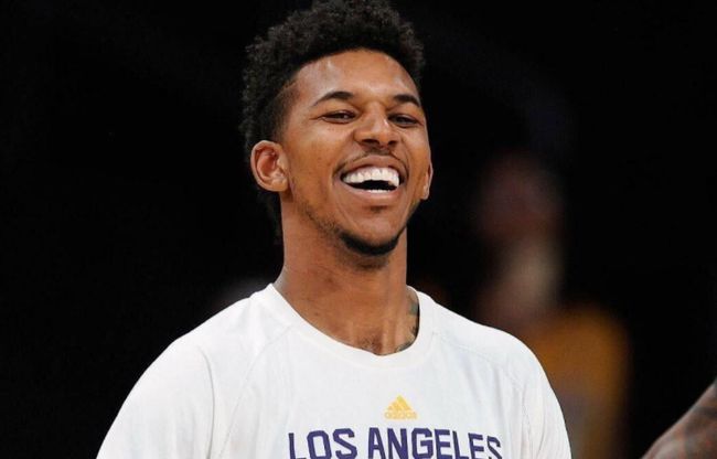 希勒评英超本轮最佳阵容：埃泽领衔，内托、皮克福德等人在列（希勒评选本轮英超最佳阵容：埃泽领衔，内托、皮克福德等入选）