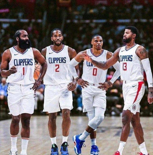 津媒：李嗣镕又帅又能打，首秀4分钟进球排名津门虎队史第一（津媒赞李嗣镕颜值实力兼具，首秀4分钟破门创津门虎队史首秀最快进球纪录）