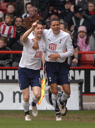 英超争四格局大乱，大黑马杀入欧冠区，超越切尔西，甩开曼联（英超前四洗牌，黑马跻身欧冠区，力压切尔西，甩开曼联）