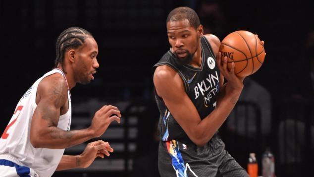 李玮锋：联赛中轴都是外援造成国足没人，这两年踢球孩子多了（李玮锋：联赛中轴被外援占据致国足无人可用，近两年踢球孩子增多）