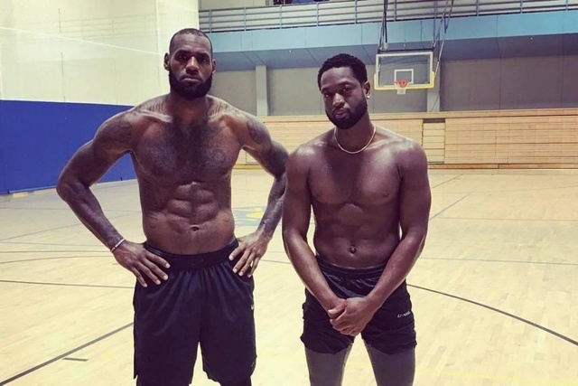 图拉姆对伤兵满营利物浦保持警惕期待国际米兰在欧冠联赛接受考验（图拉姆警惕伤兵缠身的利物浦，盼国际米兰在欧冠迎来检验）